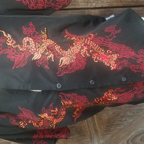 Silver Point-Retro Dragon Button Up Shirt-Size Medium - Picture 5 of 12